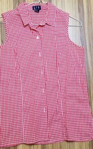 Gap sleeveless button down shirt